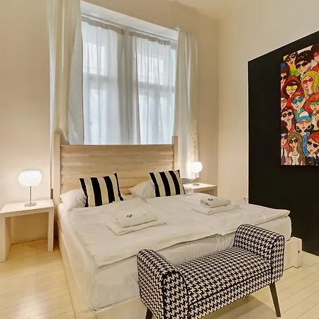 Historic Centre Vi Apartment