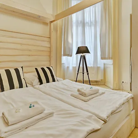 Historic Centre Vi Apartment *