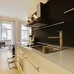 Historic Centre Vi Apartment *